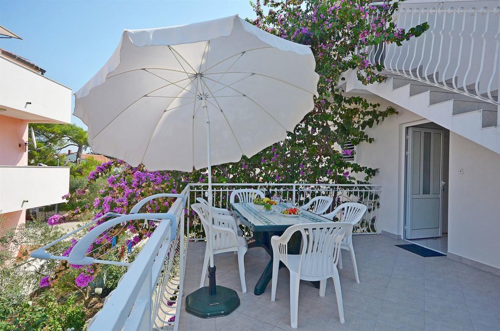 Apartments Sime Vodice Esterno foto