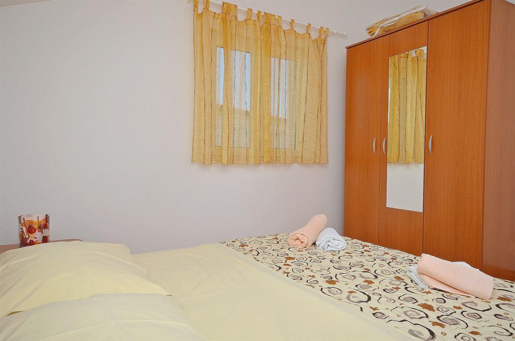 Apartments Sime Vodice Esterno foto