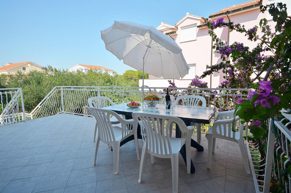 Apartments Sime Vodice Esterno foto